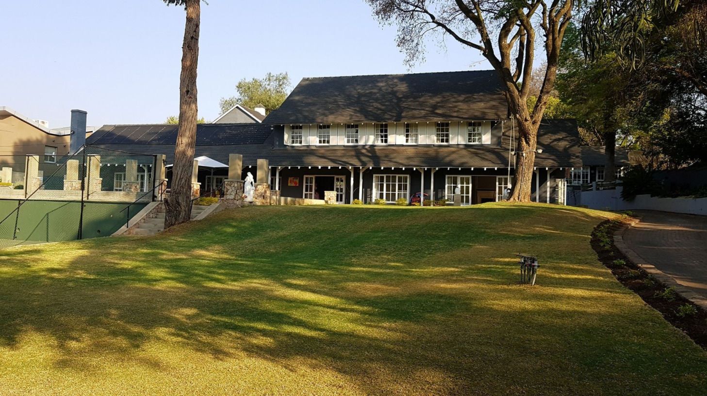 Treehouse On Maple Hotel Johannesburg Exterior photo